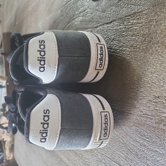 Adidas shoes - Picture 4 of 5